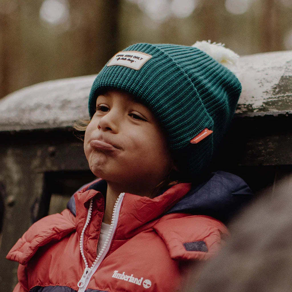 Muts block duck hello hossy groen green kindermuts met pompom beige