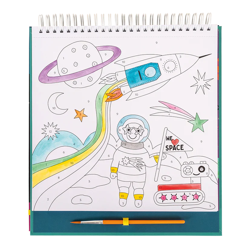 Open Space-schilderblok met deels ingekleurde astronaut, raket en planeet, met kwast onderaan.