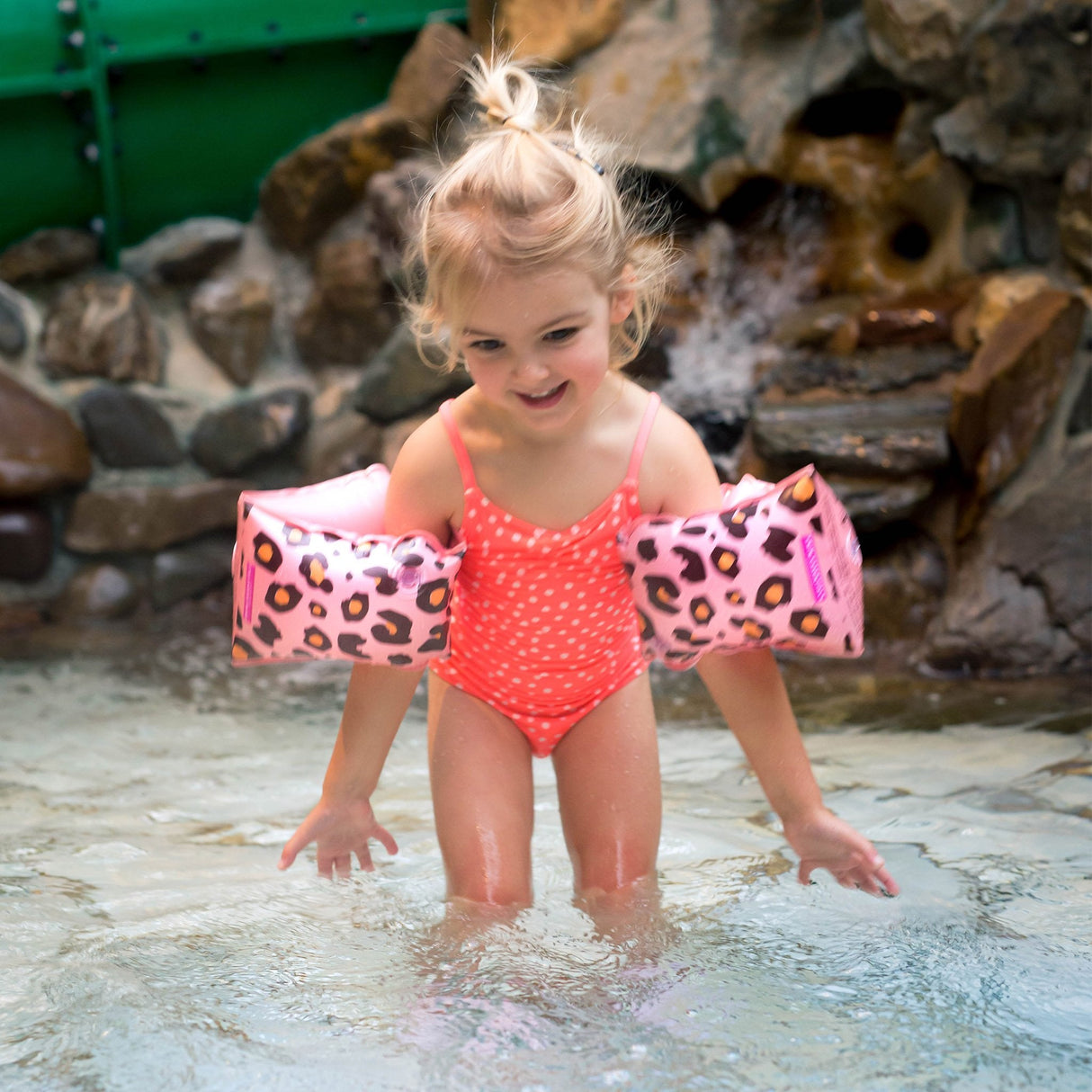 Zwembandjes Panter Rosé • 2-6 jaar