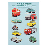 Lichtblauwe Road Trip-verpakking van voertuigentattoos met auto's, een rode bus, tankwagen, brandweerwagen en tractor.